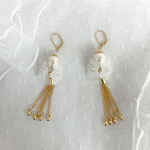 Pearl flower×gold tassel （イヤリング/ピアス/樹脂ピアス/樹脂ノンホールピアス）