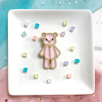 クマのぬいぐるみのブローチ