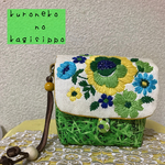 お花刺繍のノスタルジック ポーチ(グリーン)