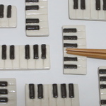 奏でる鍵盤 ･･･ チョッピリざんねん　　箸置き　