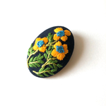 オレンジの花 刺繍 ブローチ 