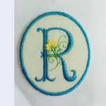 ハンドメイド  イニシャルワッペンR