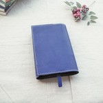 【ご奉仕品♪】～革らしさのある肌触り～　ナチュラルネイビー色　牛革　文庫本サイズ　ブックカバー　　　＊⑬＊