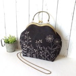 がま口バッグ　ボタニカル刺繍風プリント(黒)　ハンドバッグ　ポシェット　ショルダーバッグ