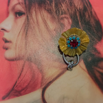 お花ピアス