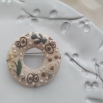 Wacca型  おとぎのお花刺繍ブローチ