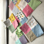 柄お任せ。2枚で300円。ガーゼハンカチ17×17ｃｍ
