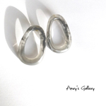 simple circle × marble gray
