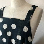 【sale】クロスエプロンワンピース 〔深緑 ドット柄〕