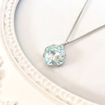 Swarovski ライトアゾレ セミロングネックレス