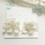 バニラホワイトの紫陽花イヤリング