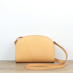 本革 コンパクト半月型レディースショルダーバッグ☆Brown☆