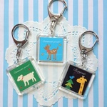 【SALE】動物キーホルダー（四角）コヤギ・バンビ・キリン