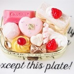 再販♡いちごミルフィーユのラブリーなピルケース（チャーム付き）