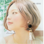 No.B261 タッセル❁⃘ オシャレなベージュ×ブラック ピアス / イヤリング