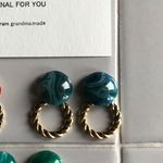 pierce or earring