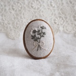 木枠のレースフラワー刺繍ブローチ(oval)