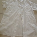 シンプル　スタンドカラーのゆったりシャツ