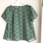 【LIBERTY】リバティ・ウィンターベリー・フリル袖花びらスリーブのブラウス