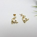シンプル・パールとゴールドの猫のピアス(1点のみ)