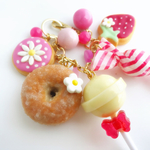 お菓子いっぱいバッグチャーム