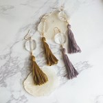 クリアモチーフとロングタッセルのピアス/イヤリング