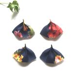 ☆49☆　レトロ花柄 紺　ふんわりタッセル  大　♡4個セット♡