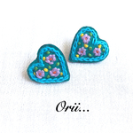 ハート小花柄刺繍ピアス