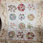 リバティドレスデンプレートパッチワークキルト薔薇リボン刺繍