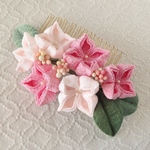〈つまみ細工〉紫陽花のコーム(ピンクと淡桜)