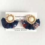 ［ピアス］白カボションフリルビーズ刺繍ピアス・イヤリング