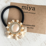 ［1点のみ］本革フリルビーズ刺繍ヘアゴム