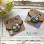 若草色 刺繍ヘアゴム  ＊  A ラナンキュラス ／ B  野苺