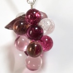 ガラスのぶどうネックレス