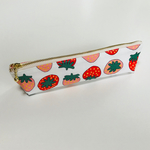 スリムないちごのペンケース🍓