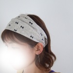 ばらばらリボン柄がかわいい　杢グレー　ダブルガーゼのゆるターバン　梅雨の髪まとめにも