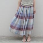 あじさい色のリネンチェックのタック＆ギャザースカート　＜マキシ丈・裏地付き＞