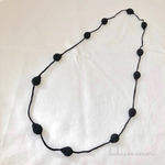 レース糸♡手編みのまんまる飾りのネックレス 黒