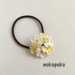 レース編みのお花ヘアゴム 白と淡黄色