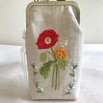 ポピーの刺繍がま口ペンケース