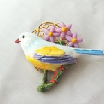 青いことりの小さめブローチ