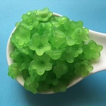 つや消しお花型のビーズ（5花弁/グリーン/12×7mm/95個）