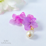 紫の紫陽花とコットンパールのイヤーカフ
