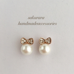 全品￥300❀✿樹脂パールのゴールドリボンピアス
