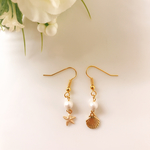 ホワイトコットンパールと揺れるヒトデとシェルのピアス/イヤリング