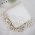 カモミールの刺繍ハンカチ[アンティークレース付き]