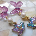 ◇2084 🌸蝶々とマリンパープルの小鳥　ピアス・イヤリング🐤✨ ※１点物 