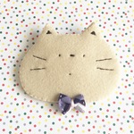 フェルトのブローチ＊おめかしねこさん