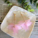 アシンメトリー すりガラス風 フラワーピアス ◇ピンク◇