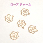ローズ チャーム ホワイト 5個☆ハンドメイド☆パーツ☆素材☆キッズアクセサリー☆かわいい☆ゆめかわいい☆パステル